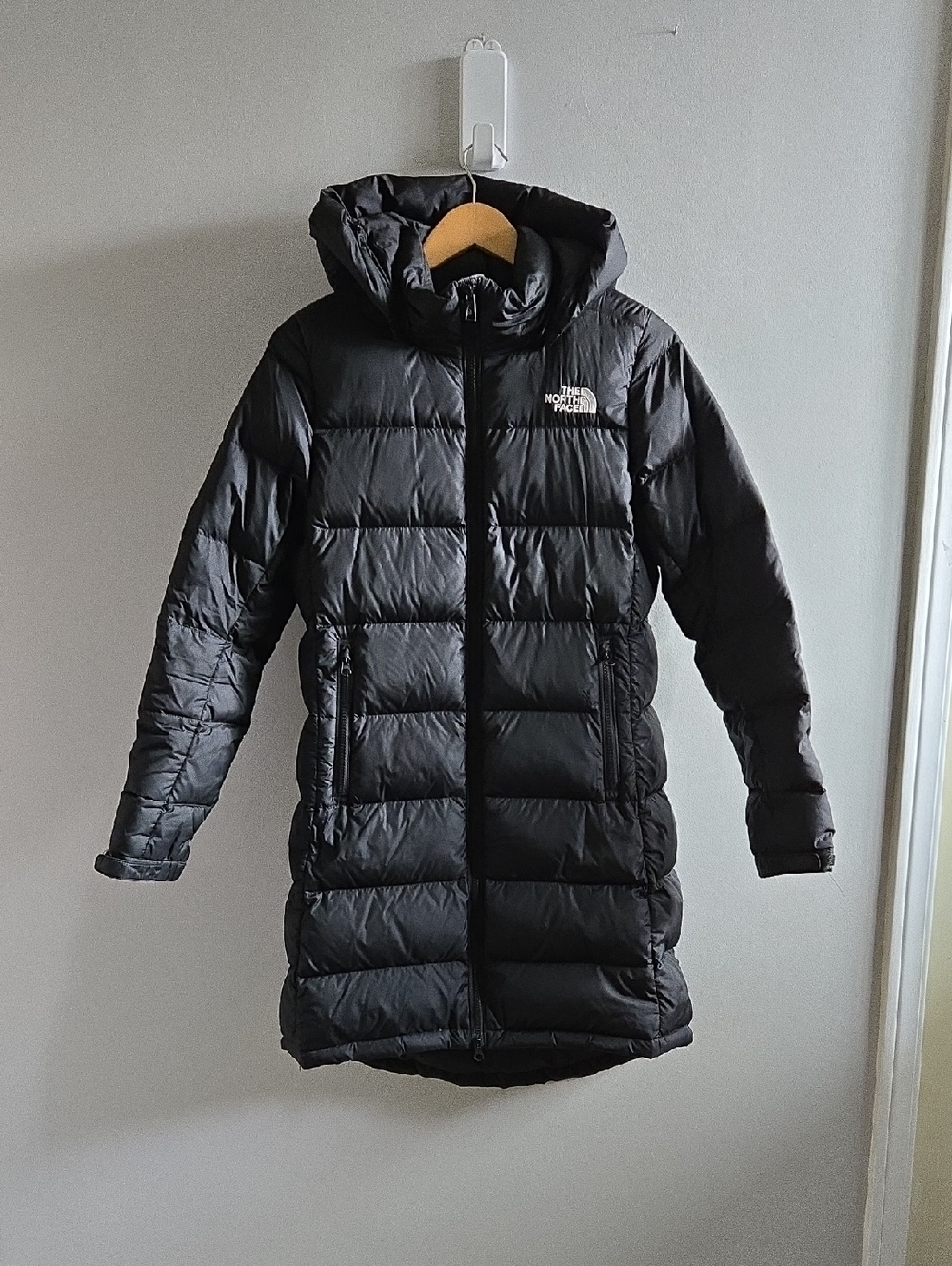 The North Face Women’s Black Long Down Insulated Hooded Jacket Size Small
